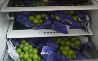 哪个品种的提子好吃，常见的有美人指、温克提子、黑珍珠等