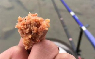 台钓鲤鱼用什么味型的饵料,可以选择甜味、薯香味、腥味的饵料