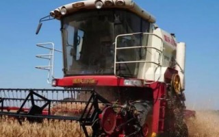 小麦收获机发生故障怎么解决,割刀阻塞时可加大油门、提高发动机的转速