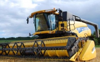 小麦收获机发生故障怎么解决,割刀阻塞时可加大油门、提高发动机的转速